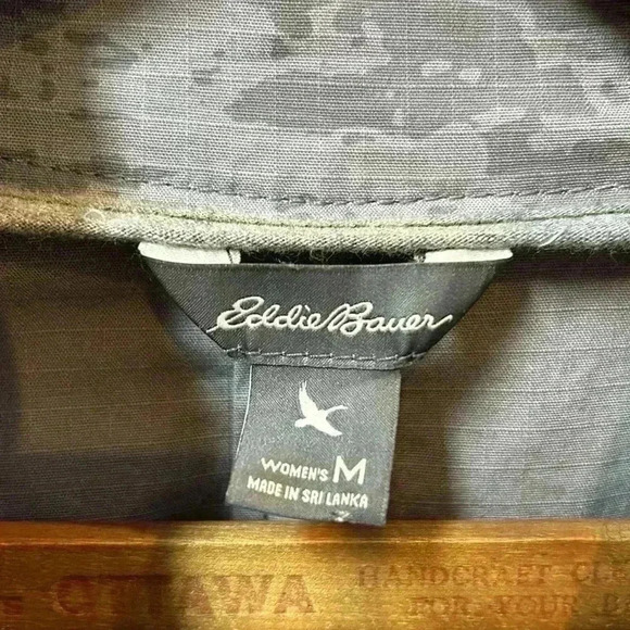 Eddie Bauer Button Up Women's Medium Jacket Cotton Spandex  Outdoor Camo Light - Picture 6 of 9